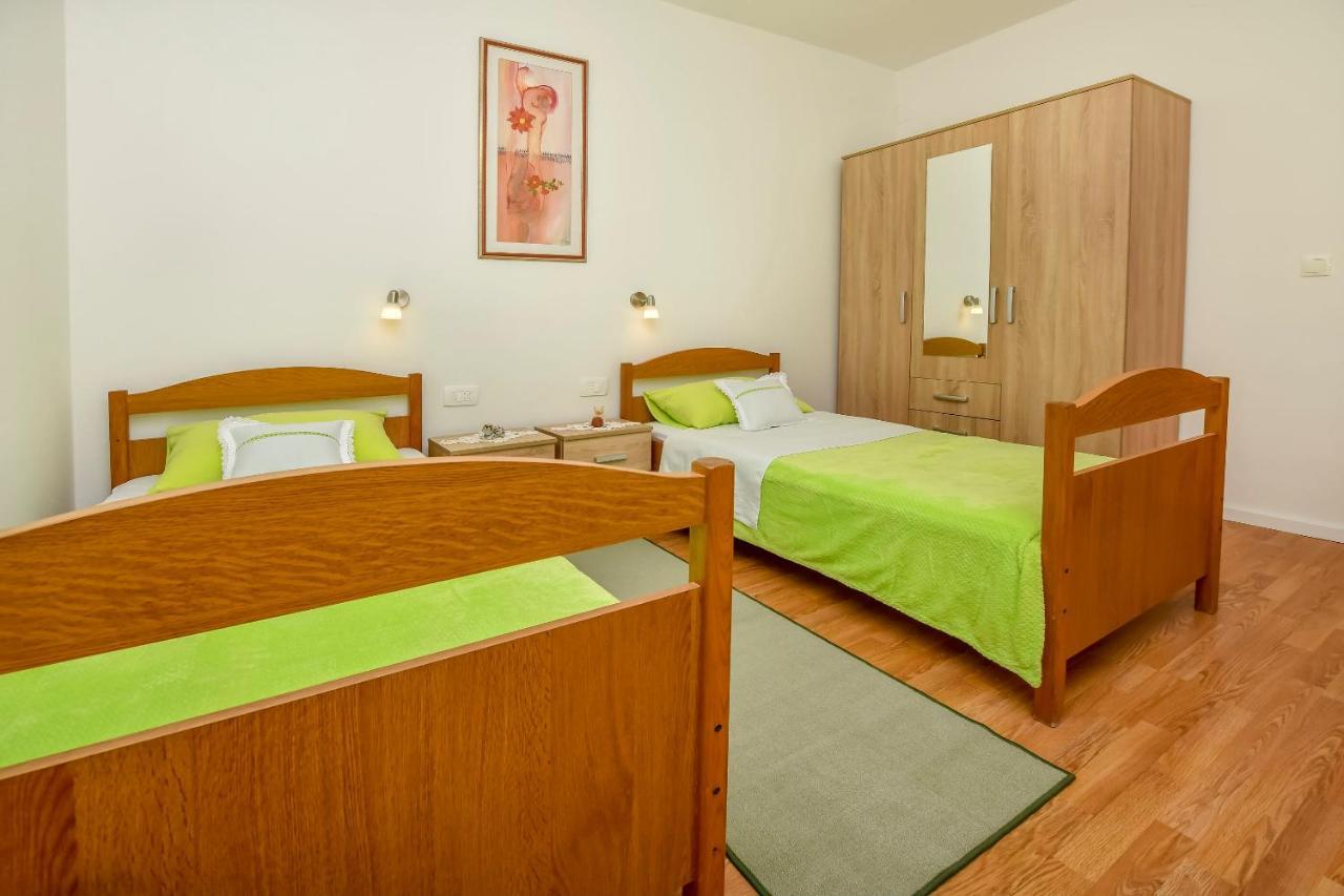 Apartments Matas โรกอซนิซา ภายนอก รูปภาพ